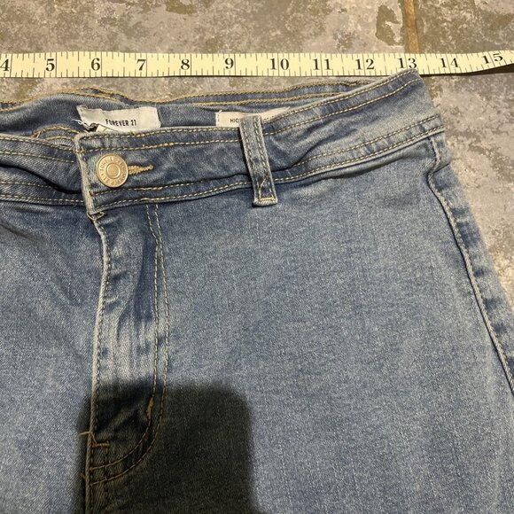 Forever 21 Jeans Women’s Sz 27 Blue Faded High Rise Wide Leg Stretch Raw Hem Y2K - Picture 7 of 11